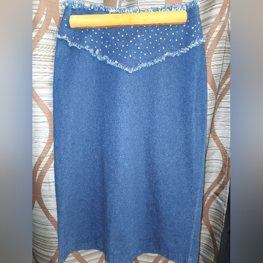 Nick and Sarah women's jean skirt size small. Dark denim